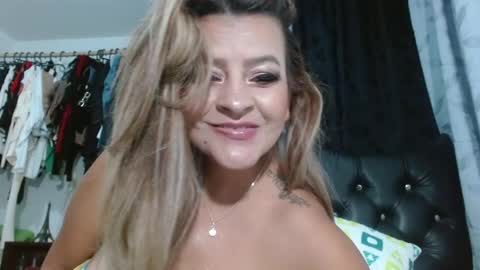 Snapshot of vkleiin chatting on April 2026 01:14:02 AM Venus online show from April 2026 01:14:02 AM