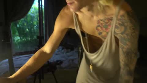 Voodoo and Lucy online show from September 2025 11:43:01 PM