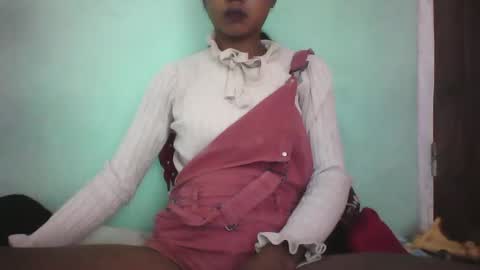 vounialdy online show from February 2025 01:44:01 PM