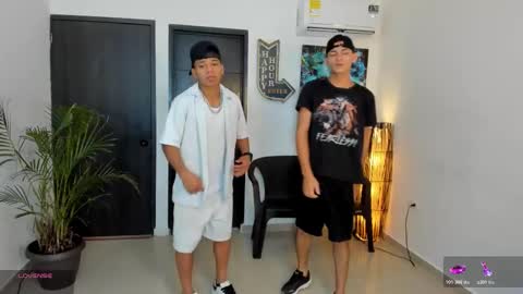 voyeurism_guys online show from November 2025 10:41:02 PM