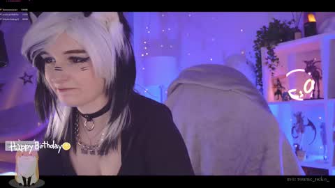 vronnier online show from February 2025 09:32:02 PM