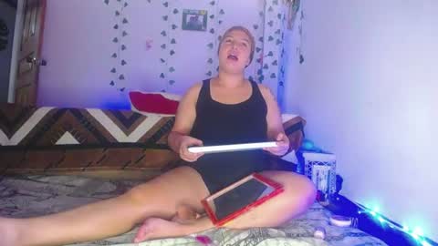 Snapshot of vsleyandlunaper chatting on June 2026 02:11:01 AM vsleyandlunaper online show from June 2026 02:11:01 AM