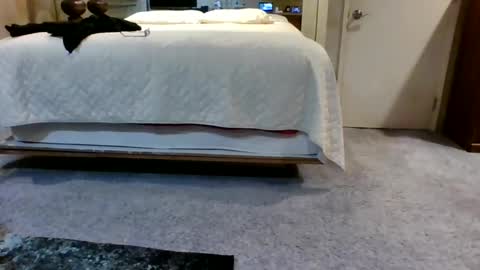 w3llbit online show from February 2025 05:19:02 AM