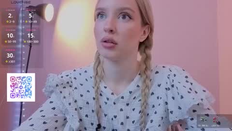 Snapshot of w_olivia_w chatting on November 2025 09:02:01 PM Olivia online show from November 2025 09:02:01 PM