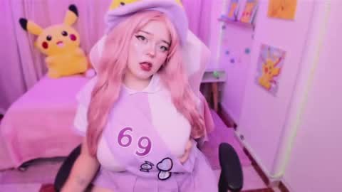 Snapshot of waifumochi_chan chatting on May 2026 11:54:01 PM online show from May 2026 11:54:01 PM