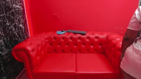 waleska   online show from October 2025 12:00:02 PM