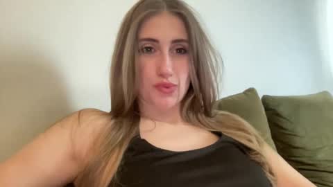 walkiria19 online show from April 2026 04:45:01 PM