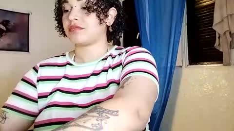 Snapshot of wallace_juli chatting on October 2025 04:42:01 PM Juli online show from October 2025 04:42:01 PM