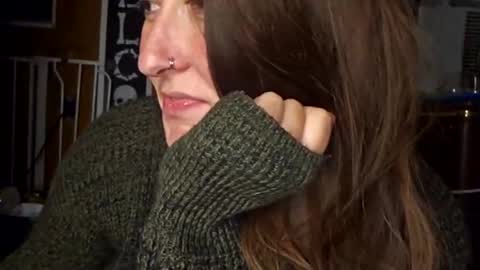 Snapshot of walnut4u chatting on November 2025 08:14:01 AM Walnut4u online show from November 2025 08:14:01 AM