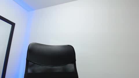 Snapshot of walter_brownn01 chatting on January 2025 02:22:02 AM WALTER BROWN  online show from January 2025 02:22:02 AM