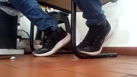 Snapshot of waltherfeet_ chatting on February 2025 06:52:02 PM WaltherFeet online show from February 2025 06:52:02 PM