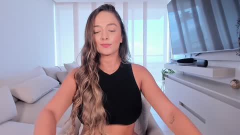 Snapshot of wandathompson_ chatting on January 2025 05:10:01 PM Wanda online show from January 2025 05:10:01 PM