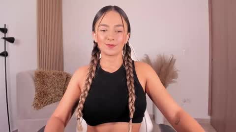Snapshot of wandathompson_ chatting on February 2025 11:00:02 AM Wanda online show from February 2025 11:00:02 AM