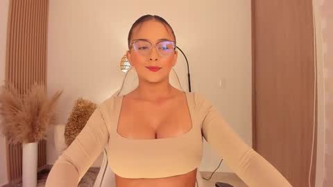 Snapshot of wandathompson_ chatting on September 2025 11:03:01 AM Wanda online show from September 2025 11:03:01 AM
