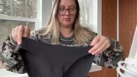 Snapshot of wanderlustjade chatting on January 2025 05:31:01 PM Jade  Adonis online show from January 2025 05:31:01 PM