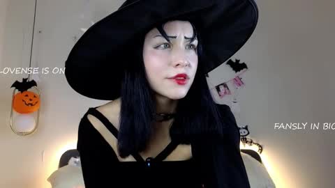 Betti online show from October 2025 02:40:02 PM