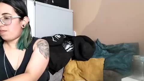 Waningrose  Lu online show from November 2025 03:56:01 PM