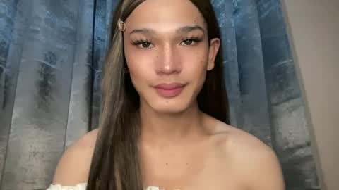 Snapshot of wanna_bewithyouxxx chatting on June 2026 07:57:01 AM LIZA online show from June 2026 07:57:01 AM