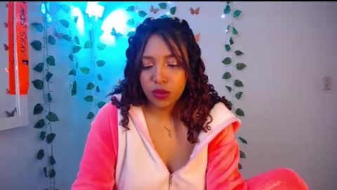 Snapshot of warisgoddes chatting on April 2026 08:09:02 AM EMILY online show from April 2026 08:09:02 AM