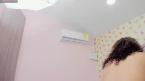 Snapshot of watson_crystal00 chatting on June 2026 12:44:01 PM Milf Latina online show from June 2026 12:44:01 PM