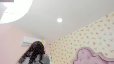 Snapshot of watson_crystal00 chatting on August 2026 12:58:02 PM Milf Latina online show from August 2026 12:58:02 PM