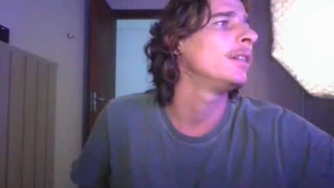 wave_boyy online show from March 2026 11:32:01 PM