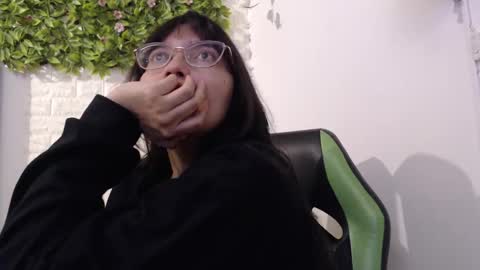 Trixie 3 online show from January 2025 01:38:02 PM