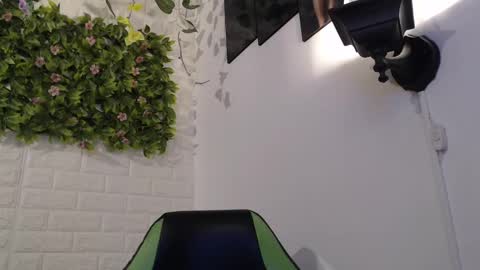 Trixie 3 online show from February 2025 05:37:01 PM