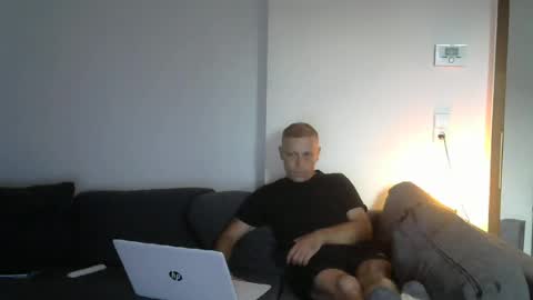 Snapshot of weberbenny chatting on July 2026 04:29:02 PM weberbenny online show from July 2026 04:29:02 PM