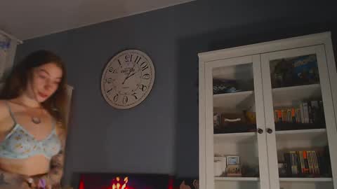  moon  online show from February 2025 03:18:02 PM