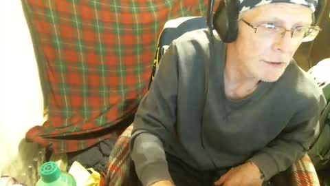 Snapshot of wellhung696969 chatting on June 2026 02:23:02 AM WOMEN MAKE MY COCK THROB online show from June 2026 02:23:02 AM