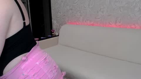 Snapshot of wells1kelly chatting on February 2025 07:19:02 PM Your blonde Kelly online show from February 2025 07:19:02 PM