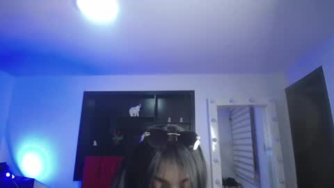 wendy_1_ online show from May 2026 11:00:01 PM
