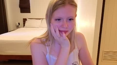 Snapshot of wendy_228 chatting on June 2026 03:55:01 AM Wendy online show from June 2026 03:55:01 AM