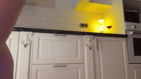 Daisy    online show from January 2025 08:21:01 PM