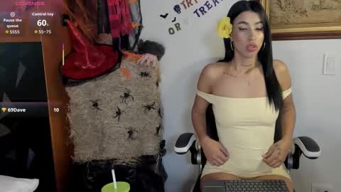 Wendy Marshall  online show from October 2025 07:18:01 PM