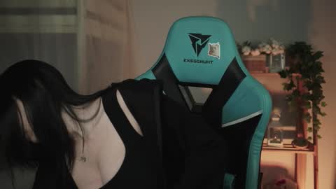 little girl who is always rightLisa online show from October 2025 01:39:01 AM