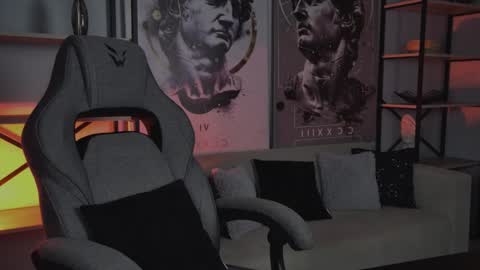 little girl who is always rightLisa online show from November 2025 01:04:02 AM