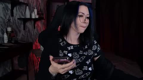 little girl who is always rightLisa online show from November 2025 01:20:02 AM