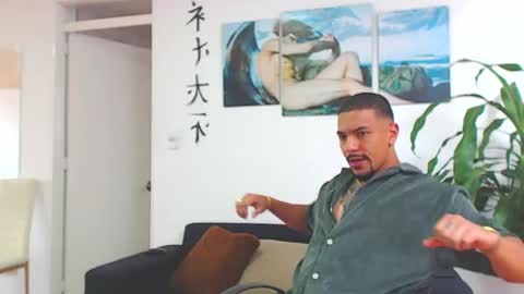 Wesley Rogger online show from February 2025 08:10:01 PM