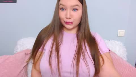 Snapshot of wet__molly chatting on March 2025 08:38:02 PM molly online show from March 2025 08:38:02 PM