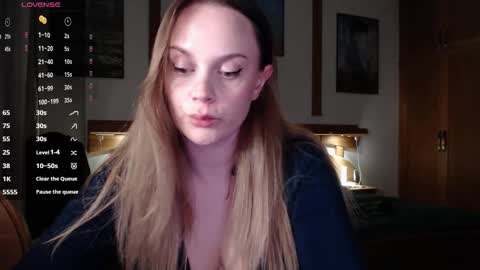 Lana online show from October 2025 05:46:02 PM