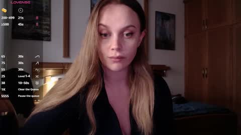 Lana online show from October 2025 02:29:02 PM