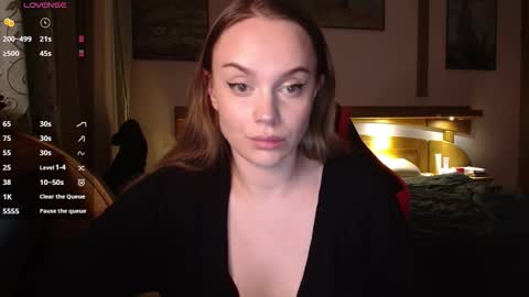 Lana online show from December 2025 05:19:02 PM