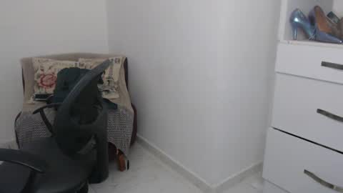 Snapshot of wet_liss chatting on December 2024 11:13:02 PM Diva online show from December 2024 11:13:02 PM