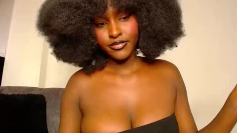 Macey online show from February 2025 12:41:02 PM