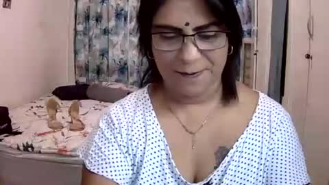 Snapshot of wetindian1971 chatting on April 2026 10:02:01 AM kavita online show from April 2026 10:02:01 AM