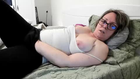 Snapshot of wetladyjoy chatting on March 2025 02:10:02 PM Amy online show from March 2025 02:10:02 PM