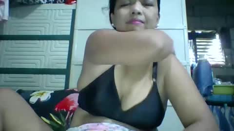 Snapshot of wetpussie4_you chatting on September 2025 06:29:02 AM wetpussie4_you online show from September 2025 06:29:02 AM