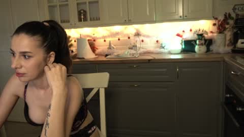 Snapshot of whats_her_name chatting on December 2024 01:37:02 AM Victoria Maria online show from December 2024 01:37:02 AM